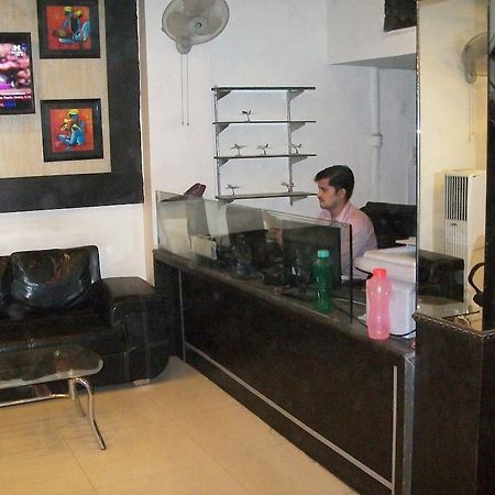 Hotel Milan Continental Delhi  Dış mekan fotoğraf