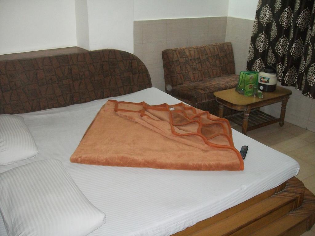 Hotel Milan Continental Delhi  Dış mekan fotoğraf